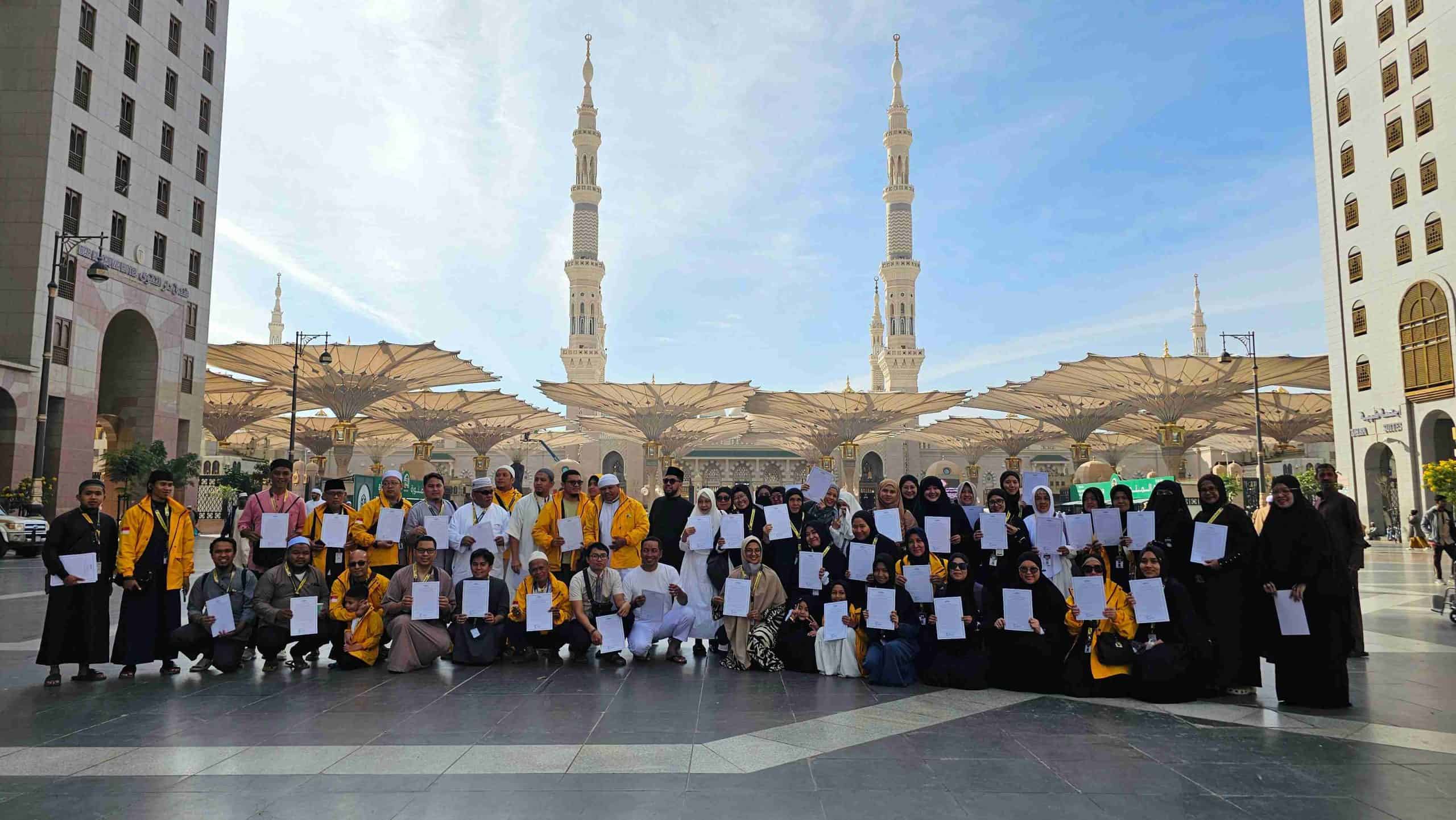 jamaah bisa umroh di madinah bersama ayahkembar